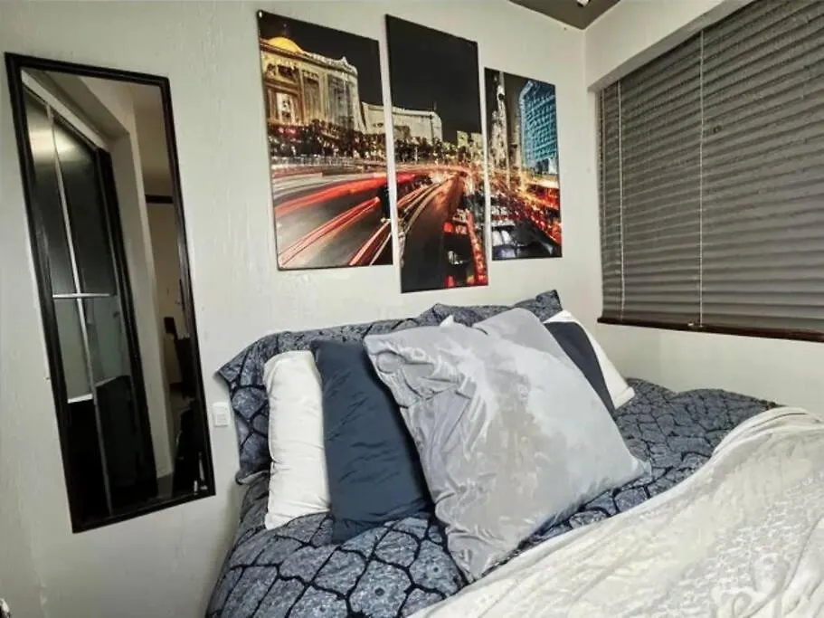 Modern Condo Near Fremont Street Las Vegas Apartment